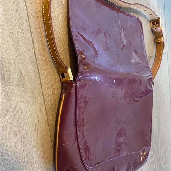 Authentic Louis Vuitton purple vernis handbag - Picture 4 of 8